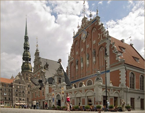 Вернуть Прибалтику в Россию.