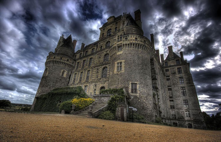 Замок Бриссак, Франция
