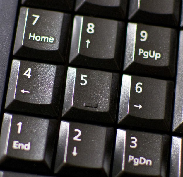 11. Цифровая клавиатура с правой стороны