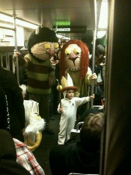 Сказочные персонажи в метро