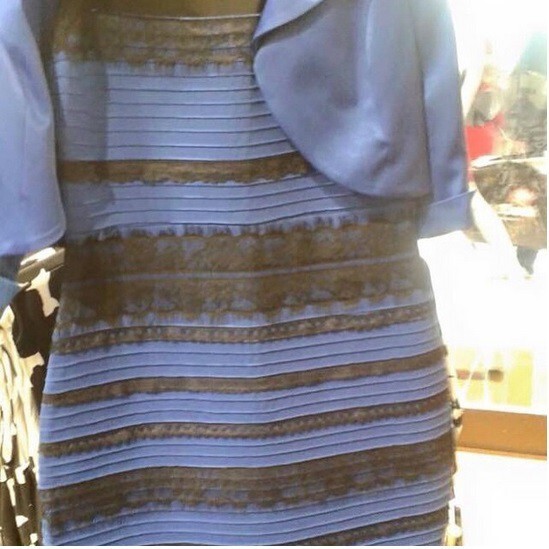 18. Когда ты даже не споришь о цвете этого платья, потому что ты видишь совершенно другие цвета