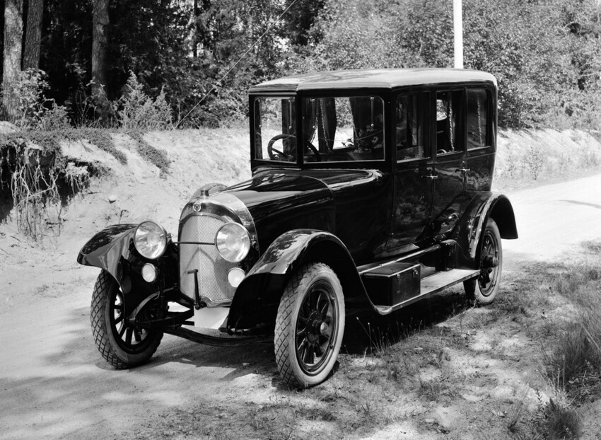 1920 год, Scania-Vabis Typ III с кузовом «лимузин».