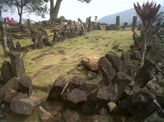 Археологический комплекс Гунунг Паданг, Индонезия