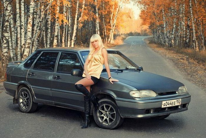 Девушка и автомобиль, ретроспектива