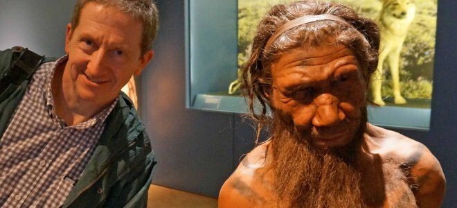 Ученые узнали о скрещивании людей с неандертальцами.