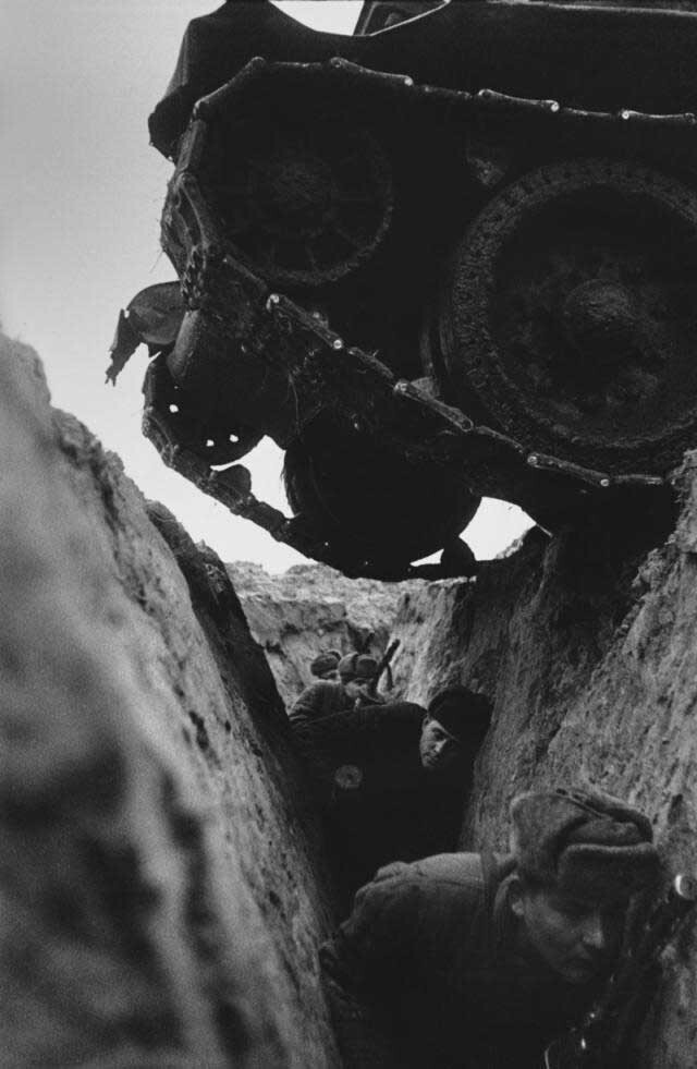 42. Обкатка пехоты танками на Курской дуге. 1943 год