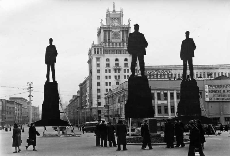 31. Выбор места под памятник Маяковского, 1956 год