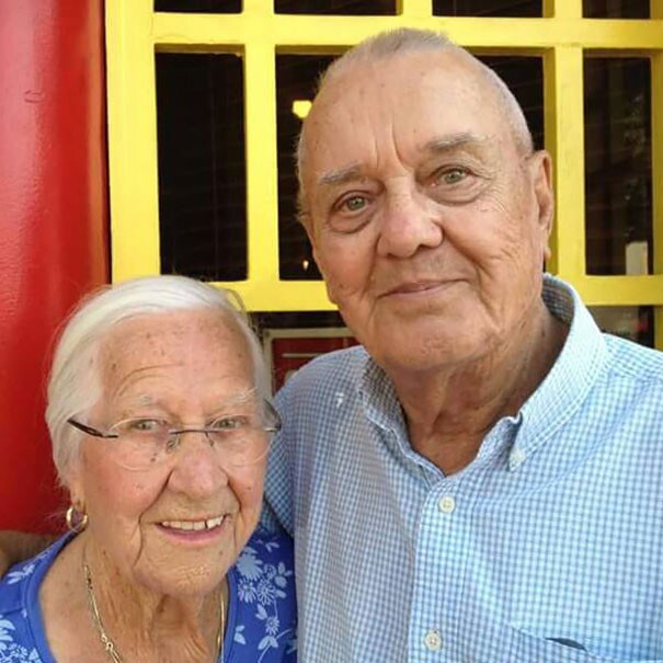 Прожив 75 лет в браке, эта пара покинула мир в объятиях друг друга 