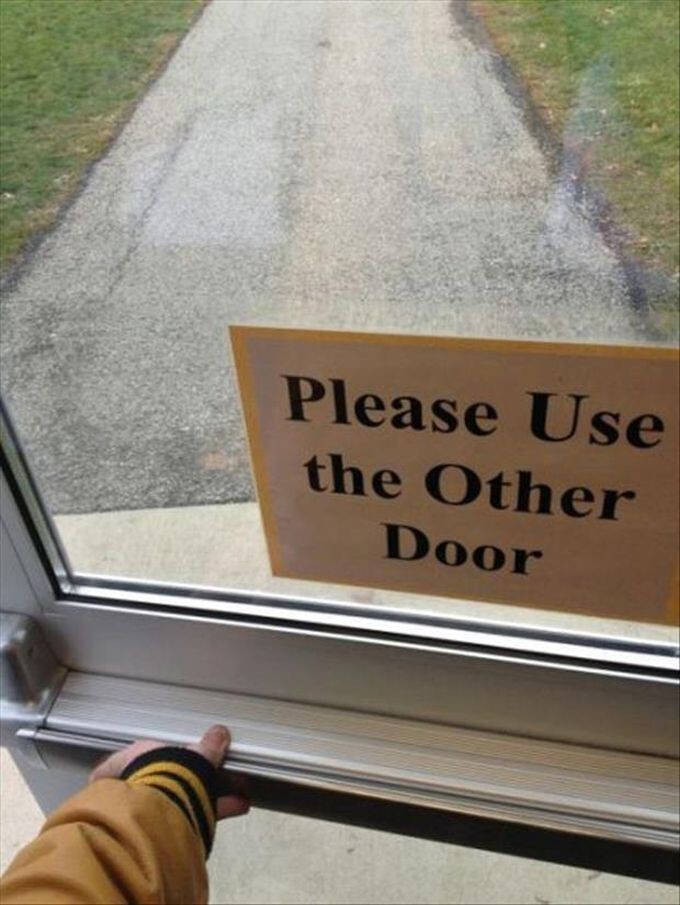 Пожалуйста, используйте другую дверь