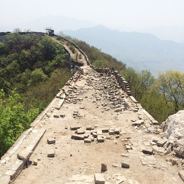 Тем не менее, в силу различных факторов участок стены, законченный в эпоху правления династии Мин (1368 - 1644), сократился почти на треть - на 1200 км из 3900, по сообщениям местных СМИ.
