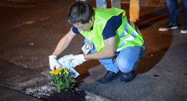 Самые отвязные флешмобы и акции против плохих дорог и нарушений ПДД