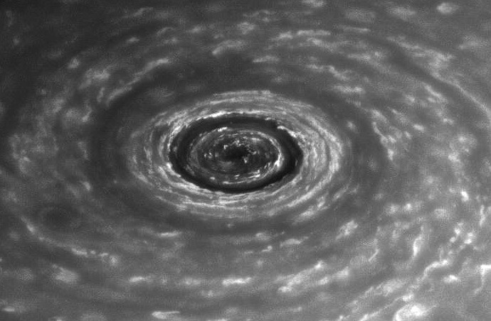 Южный "глаз" Сатурна