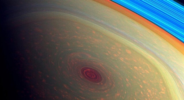 "Роза" Сатурна на Северном поюсе