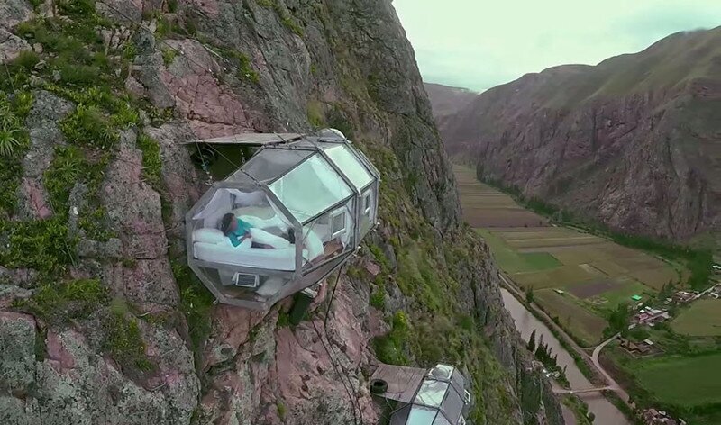 Отдых для экстремалов: отель-капсула на высоте 122 метра