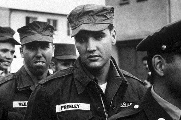 12. Элвис Пресли в армии, 1958 год