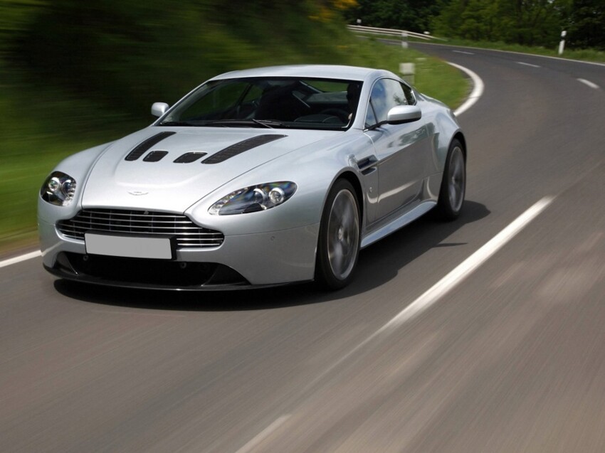 Aston Martin Vantage V12