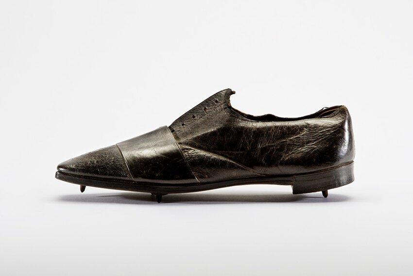 Туфли для бега, созданные в 1860-х годах. Одна из самых старых пар кед, доживших до наших дней.