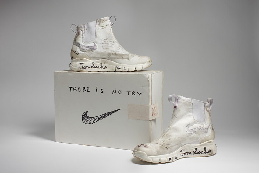 Плоды коллаборации Nike с американским художником Томом Саксом