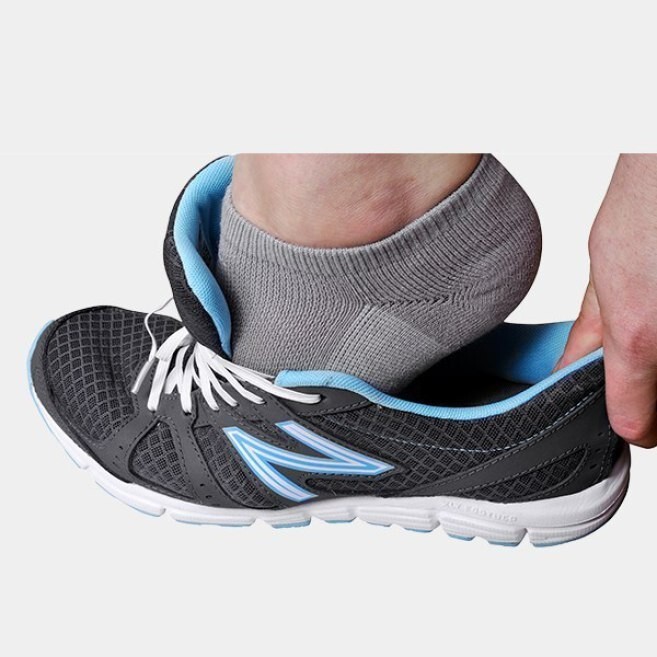 9. Эластичные шнурки для легкого снятия обуви на проверках в аэропорту