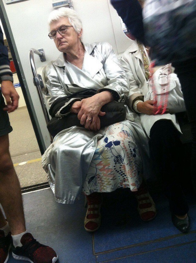 Очередная подборка модников в метро