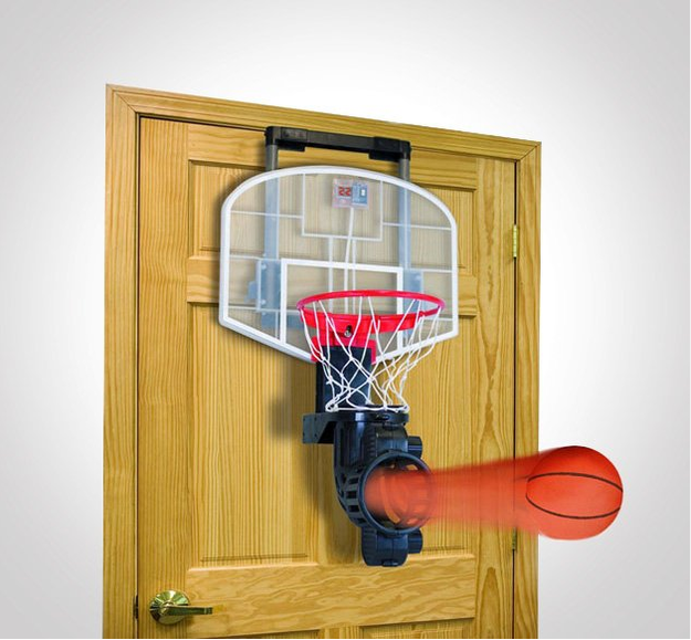 3. Мини баскетбольное кольцо на дверь