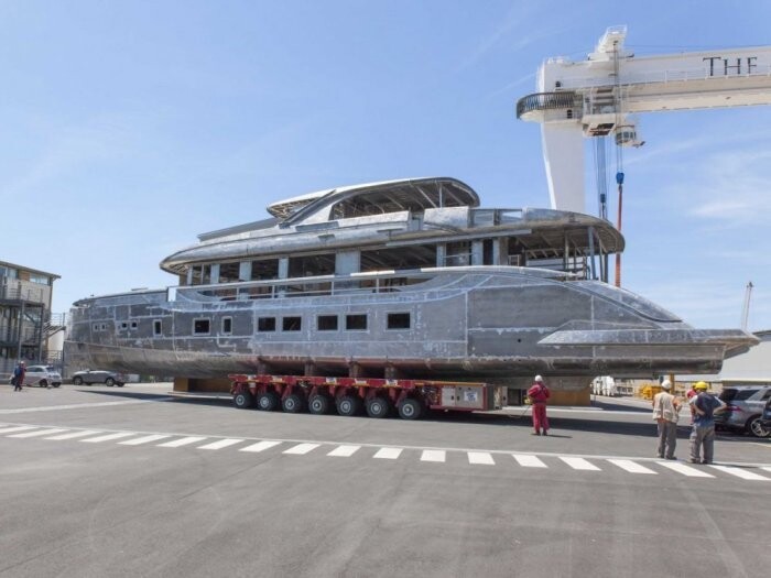 Перемещение яхты стоимостью 17 миллионов евро 