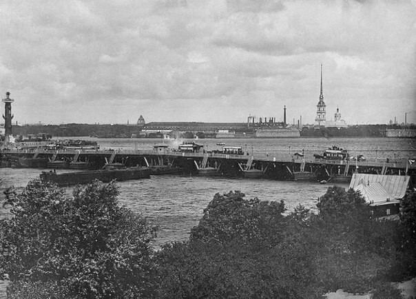 лашкоутный (наплавной) деревянный Дворцовый мост. 1890—1900 гг.