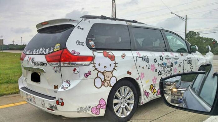 Машинка любителя Hello Kitty