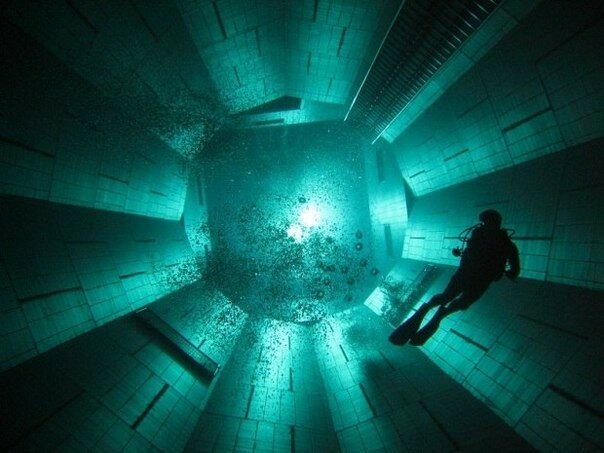 Самый глубокий закрытый бассейн в мире "Немо 33″