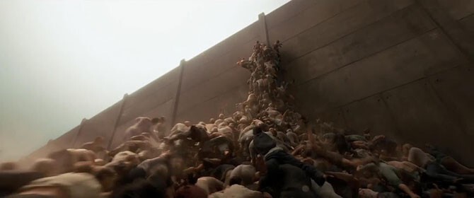 Вспомнился эпизод из «Войны миров», когда толпа зомби перемахнула через огромную стену: