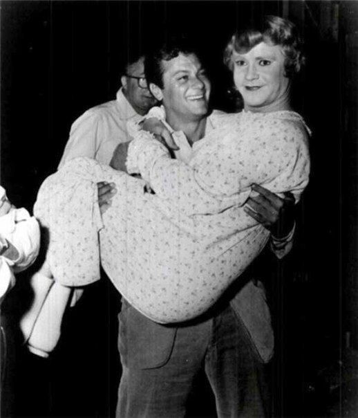 Тони Кертис и Джек Леммон на съемках фильма "В джазе только девушки", 1959 год
