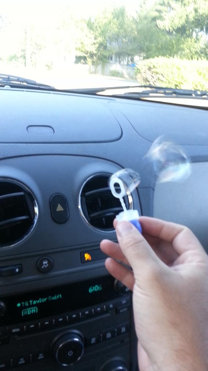 Надуваем пузыри в машине