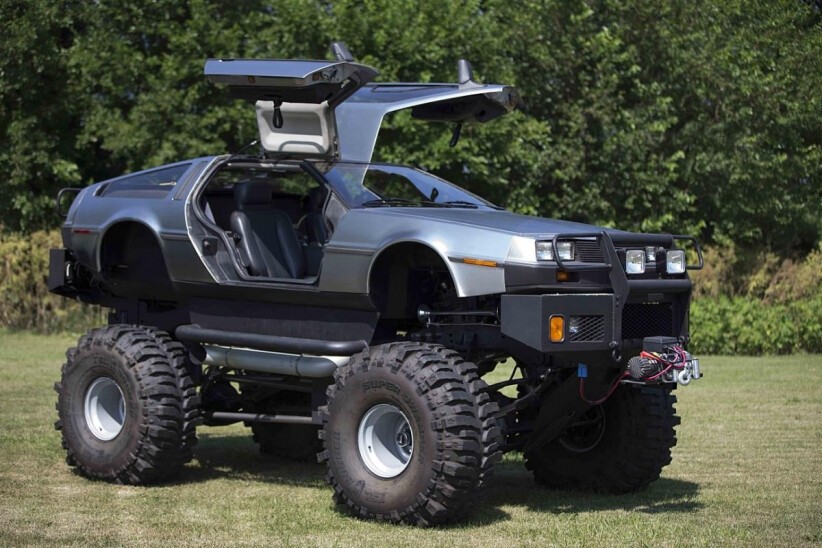 DeLorean DMC-12