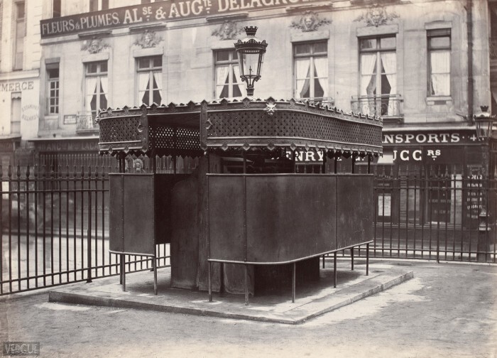 Общественные туалеты на улицах Парижа 1865 — 1875 годов