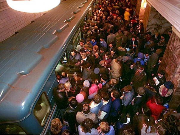 Мэрия Москвы изменила правила для заходящих в вагоны метро пассаиров
