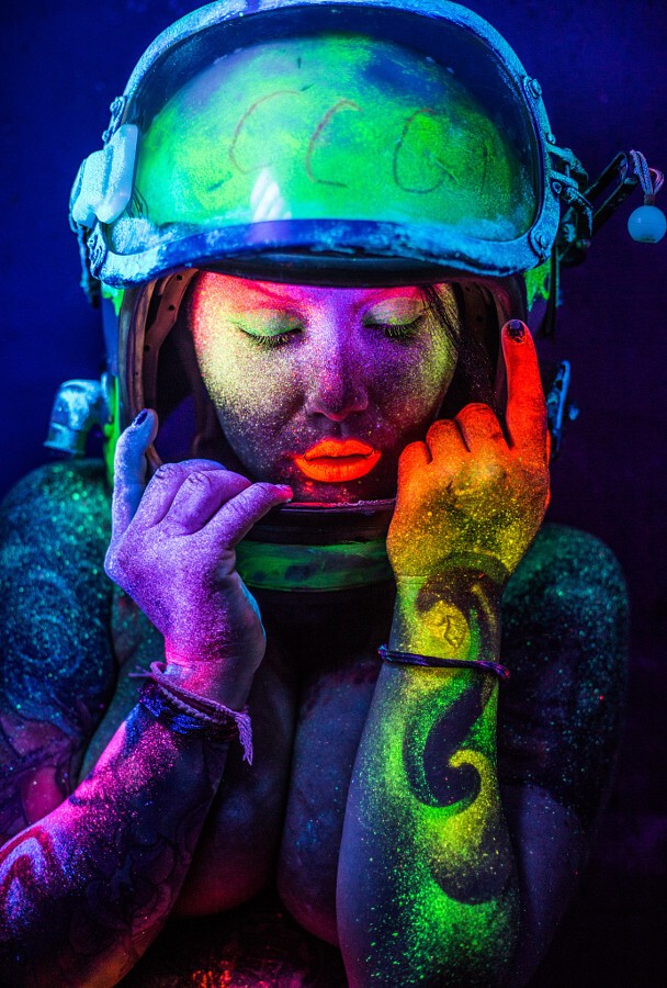  Ультрафиолетовый космический портрет