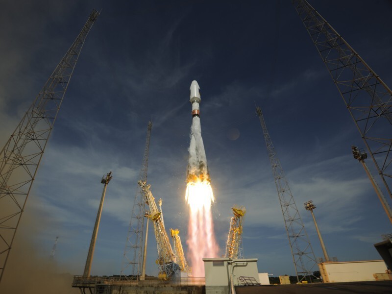Космический корабль "Союз" успешно доставил космонавтов на МКС