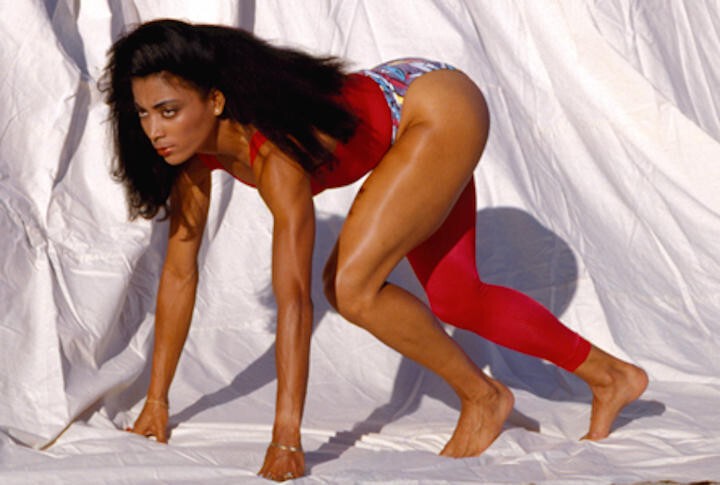Бег на 100 и 200 метров, женщины, Фло́ренс Гри́ффит-Джо́йнер - 10,49 и 21,34 сек. (1988 год)