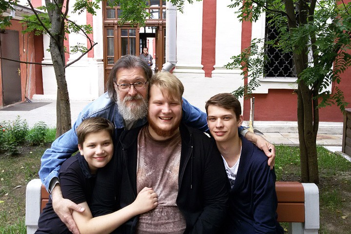 Владимир Баранов. Отец троих сыновей, 12-летнего Василия, 17-летнего Алексея и 22-летнего Сергея