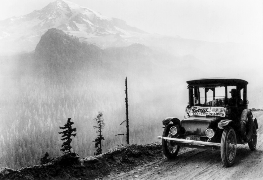 1920г. Электрический автомобиль из Детройта едет по горной дороге между Сиэттлом и Мант Рэниром, штат Вашингтон.
