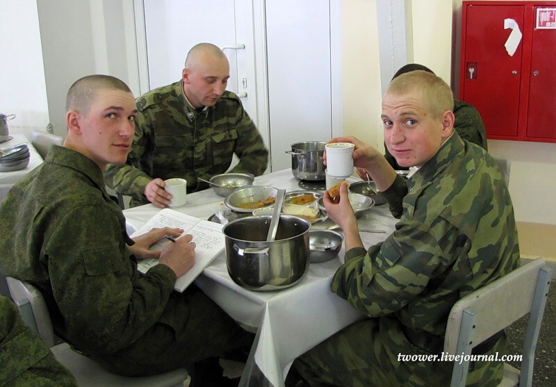 Как кормят в России солдата? Говорят, по-новому!