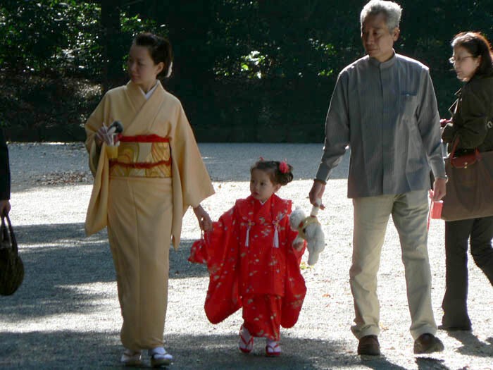 Зачем в Японии усыновляют взрослыx мужчин
