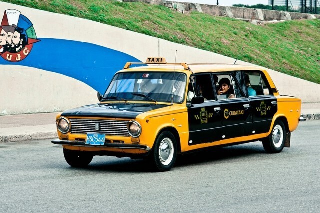 такси у них выглядят так ,почти вся из советской классики