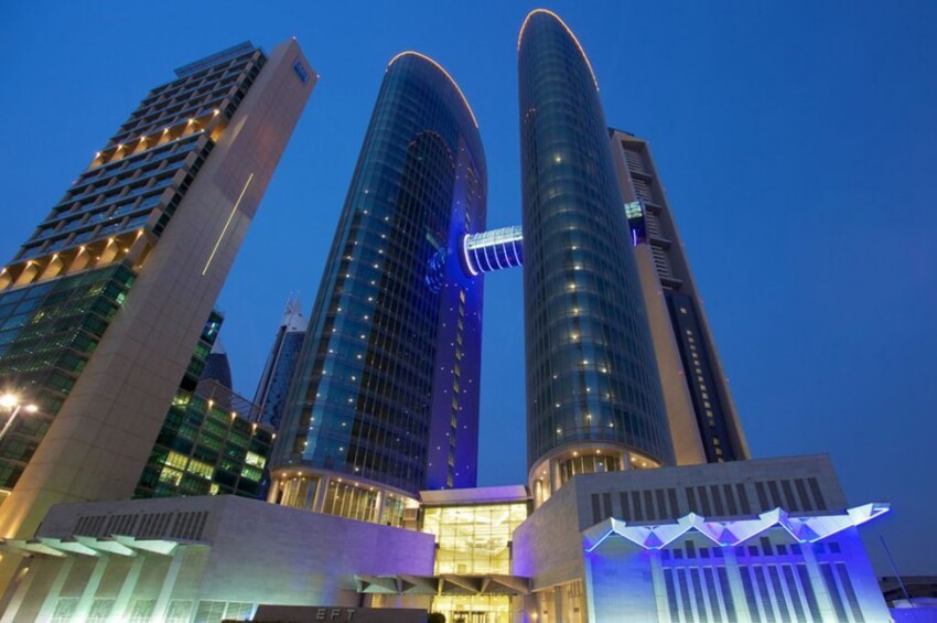 2. Автоматическая парковка небоскреба Emirates Financial Towers (ОАЭ)