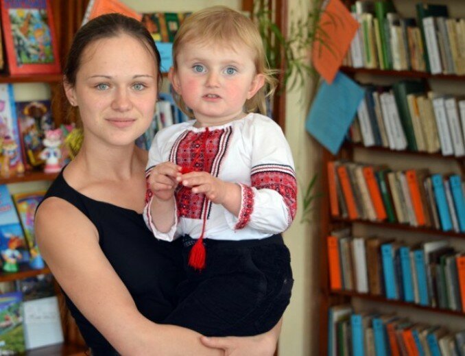 Жена. Валентина Королько с ребенком.