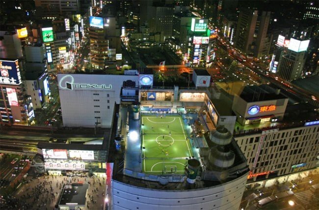 Футбольное поле, Токио, Япония