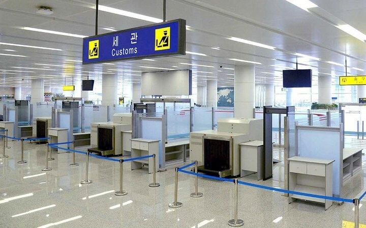 Ким Чен Ын на открытии нового терминала в аэропорту в Пхеньяне