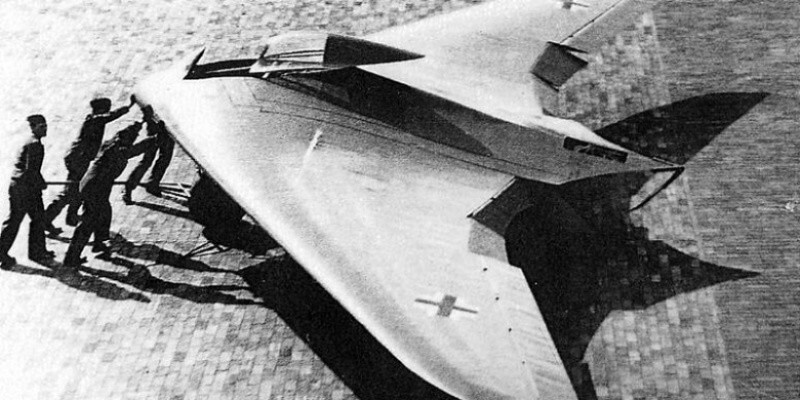 Первый в мире самолет-невидимка