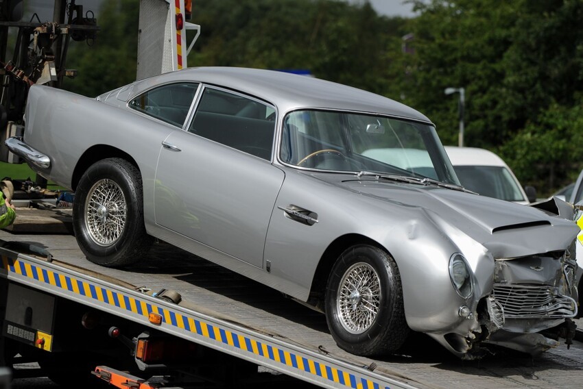 В Великобритании разбили редкий Aston Martin DB5