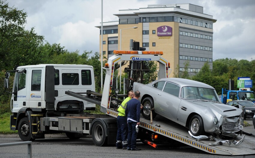 В Великобритании разбили редкий Aston Martin DB5